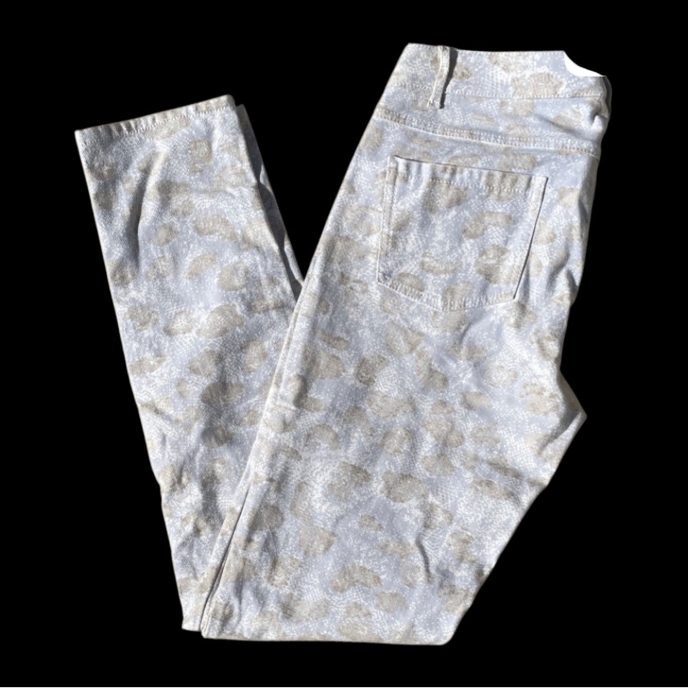 J.McLaughlin Women’s size 4 jeans. Light blue/gray with brown spotted design